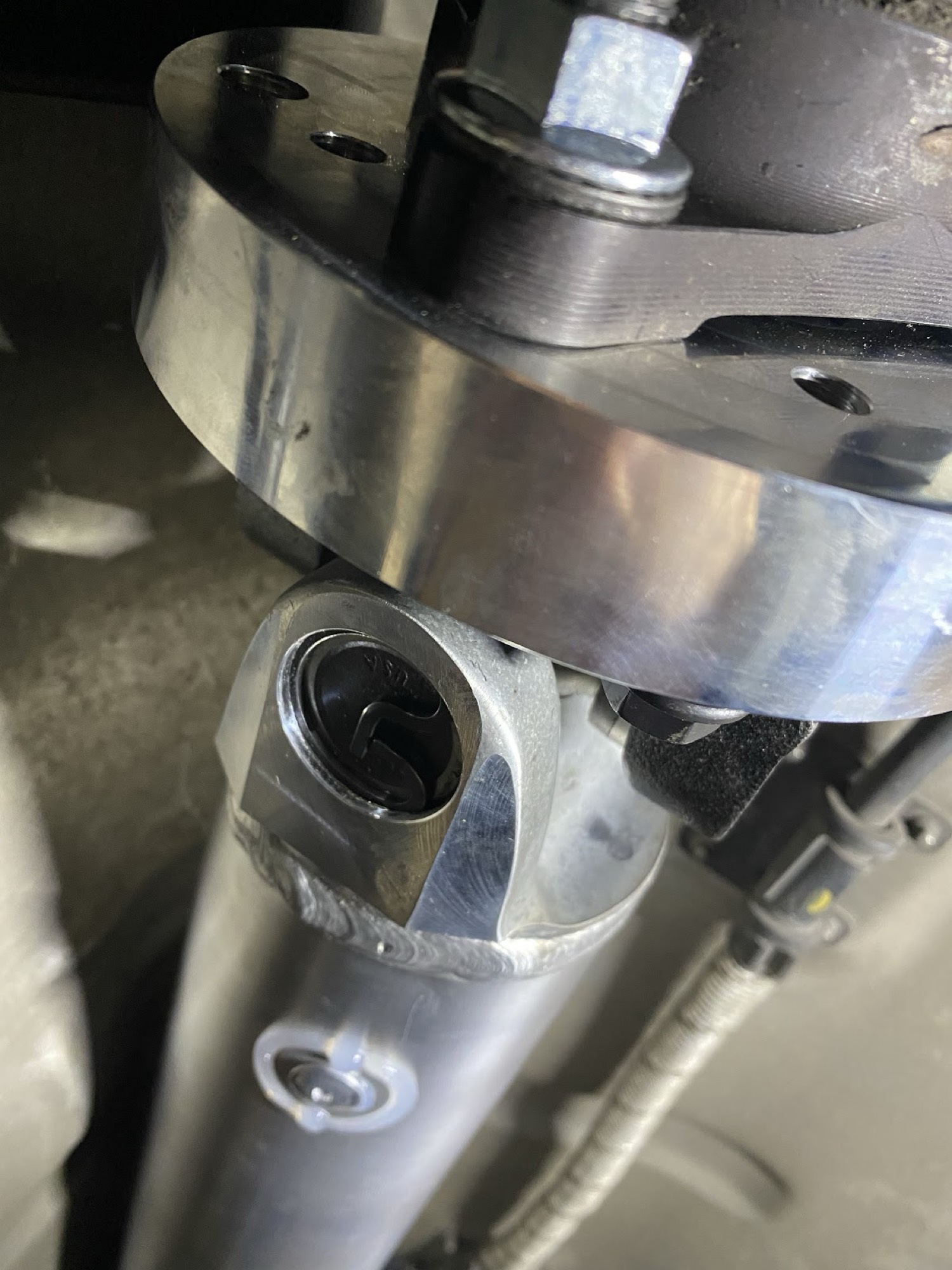 Driveshaft rear yoke and adapter at differential