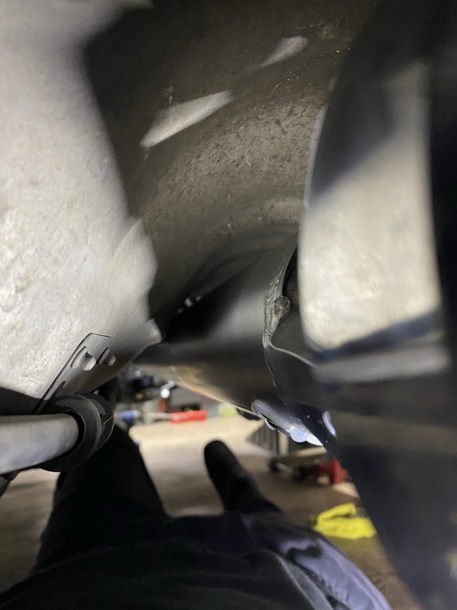 Driveshaft clearance in transmission tunnel